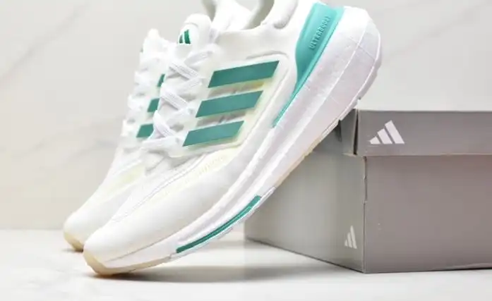 hype Adidas Sneakers