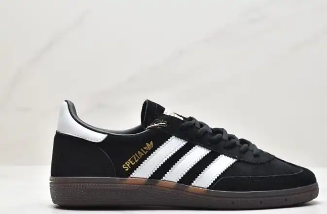 hype Adidas Sneakers