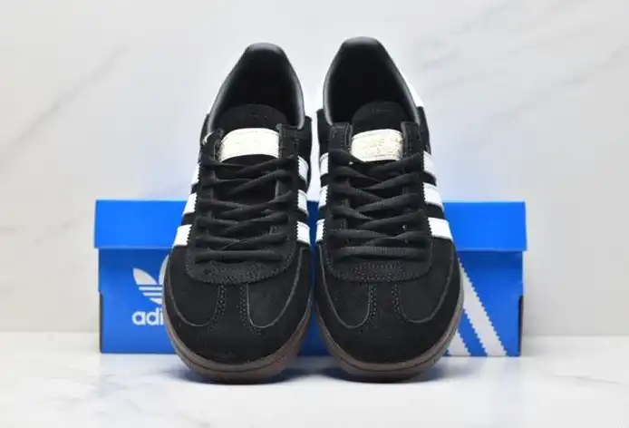 hype Adidas Sneakers