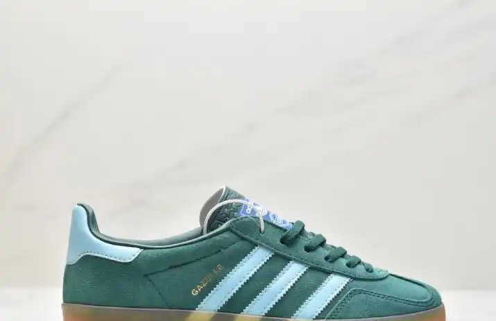 hype Adidas Sneakers