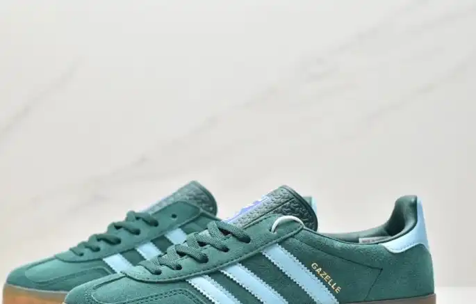 hype Adidas Sneakers