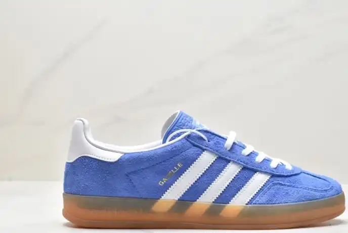 hype Adidas Sneakers