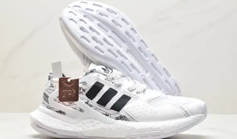 hype Adidas Sneakers