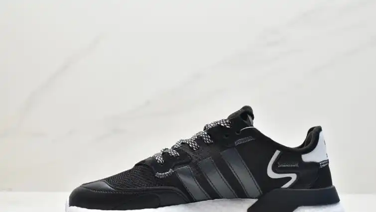 hype Adidas Sneakers