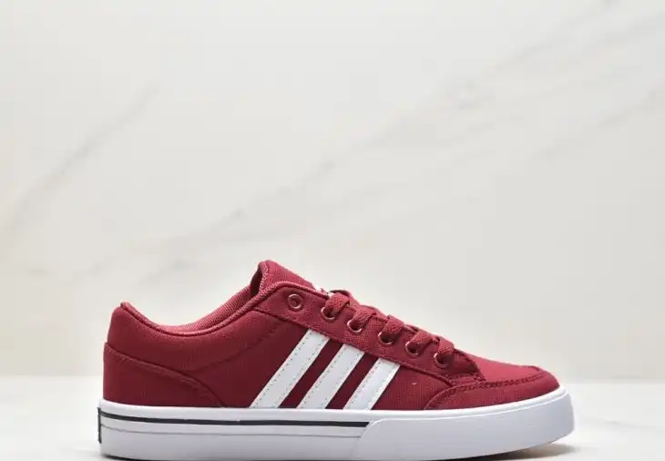 hype Adidas Sneakers