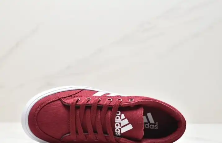 hype Adidas Sneakers