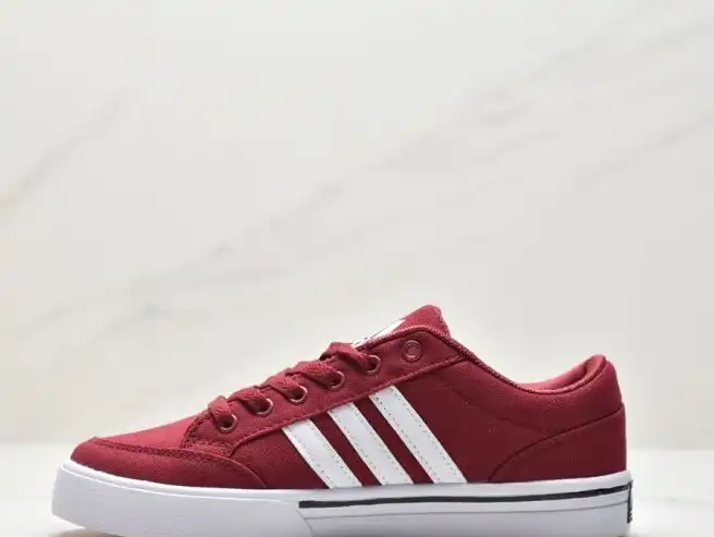 hype Adidas Sneakers