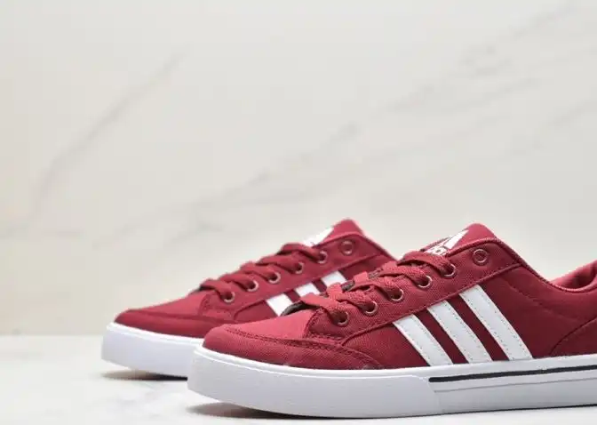 hype Adidas Sneakers