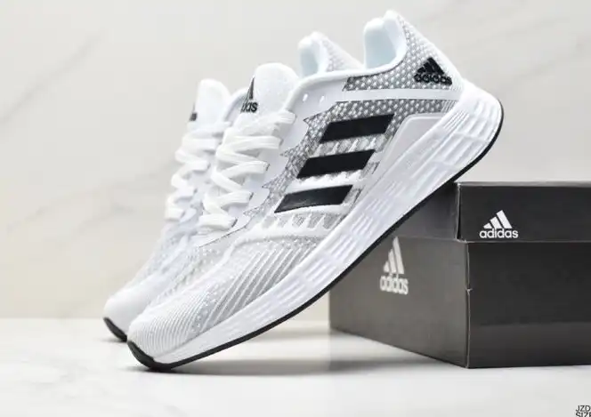 hype Adidas Sneakers