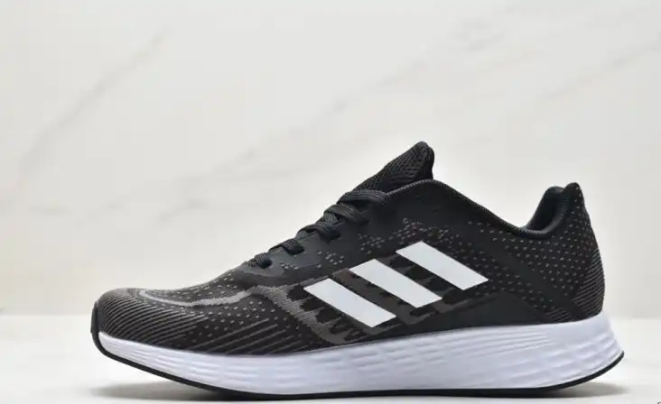 hype Adidas Sneakers