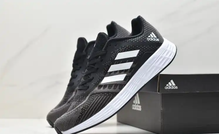 hype Adidas Sneakers