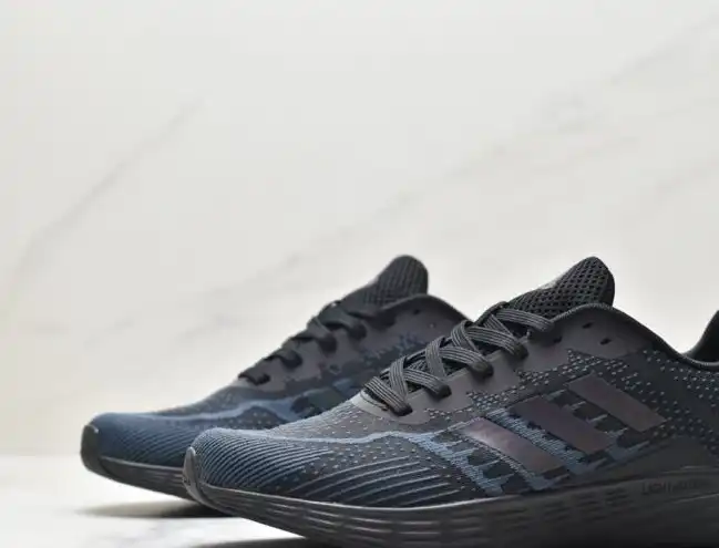 hype Adidas Sneakers