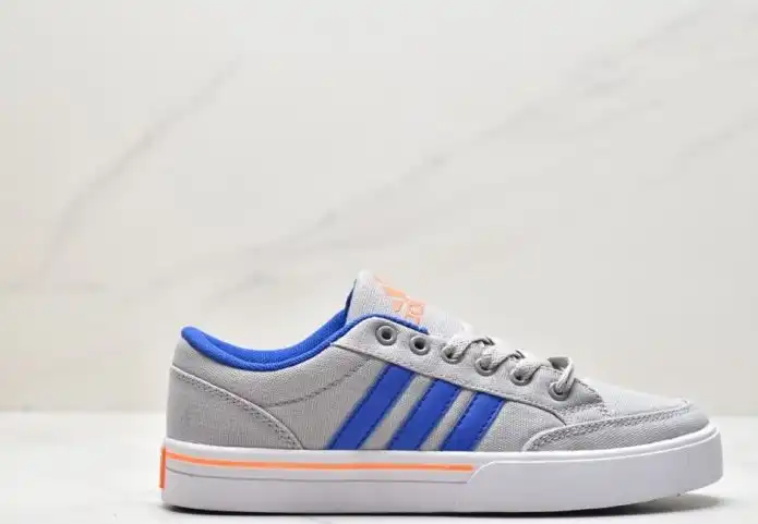 hype Adidas Sneakers