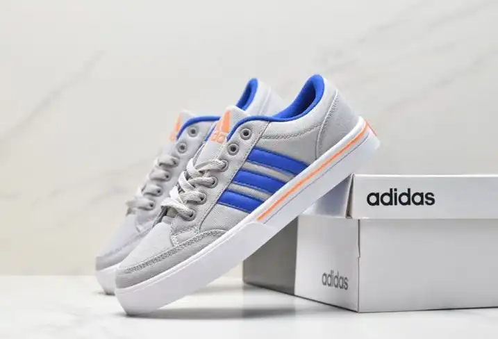 hype Adidas Sneakers