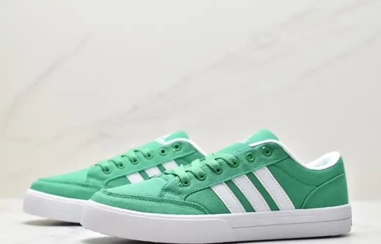 hype Adidas Sneakers