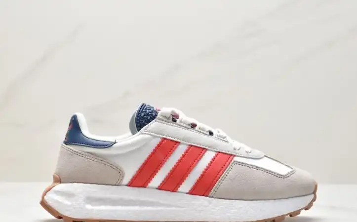 hype Adidas Sneakers