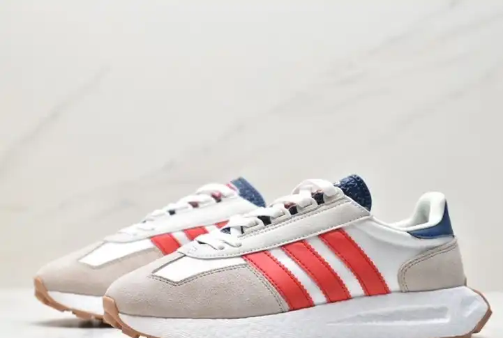 hype Adidas Sneakers