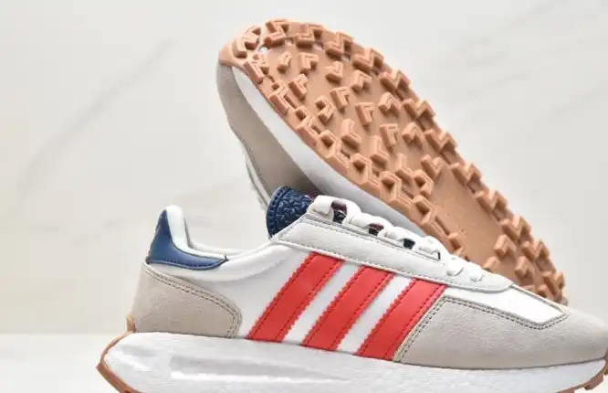 hype Adidas Sneakers