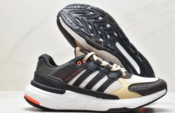 hype Adidas Sneakers