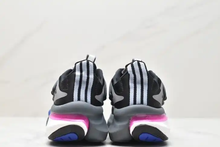 hype Adidas Sneakers