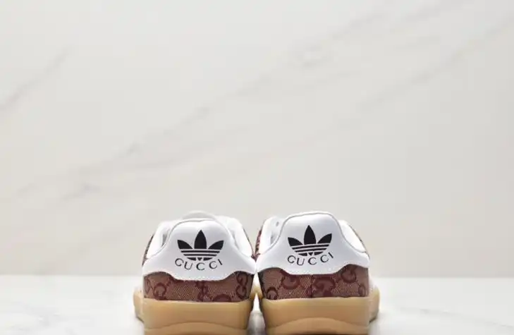 hype Adidas Sneakers