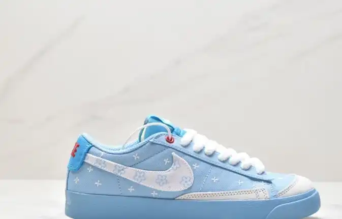 hype Nike Sneakers