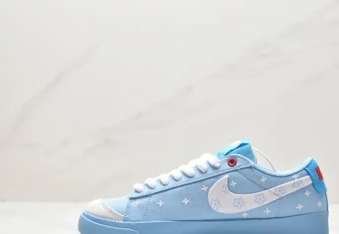 hype Nike Sneakers