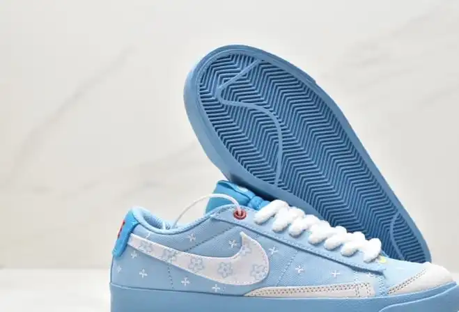 hype Nike Sneakers