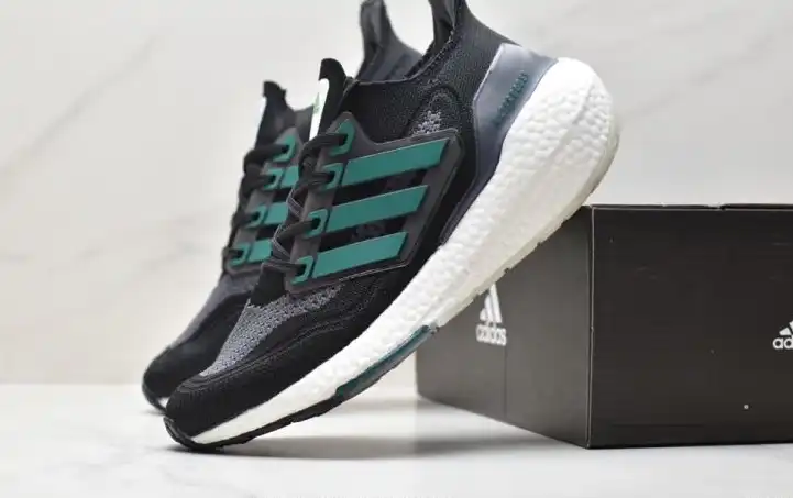 hype Adidas Sneakers