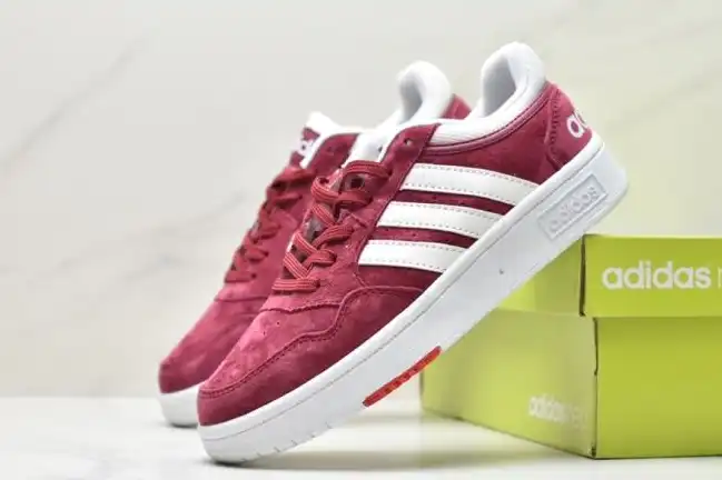 hype Adidas Sneakers