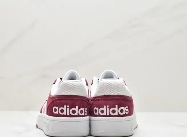 hype Adidas Sneakers