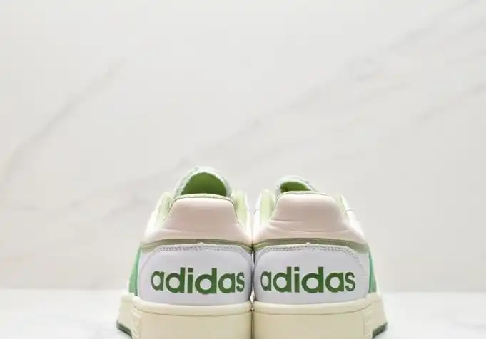 hype Adidas Sneakers