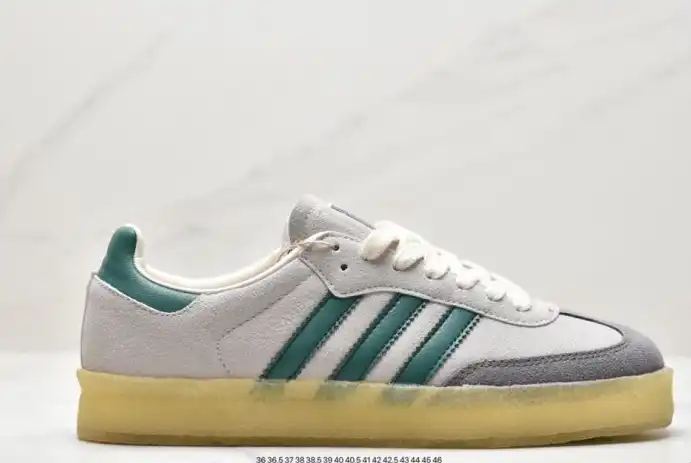 hype Adidas Sneakers