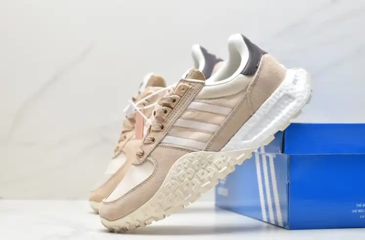 hype Adidas Sneakers