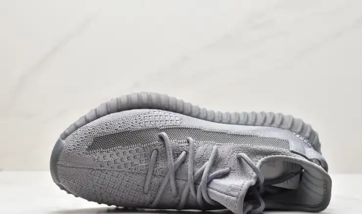 hype Adidas Yeezy Boost