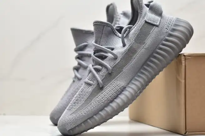 hype Adidas Yeezy Boost