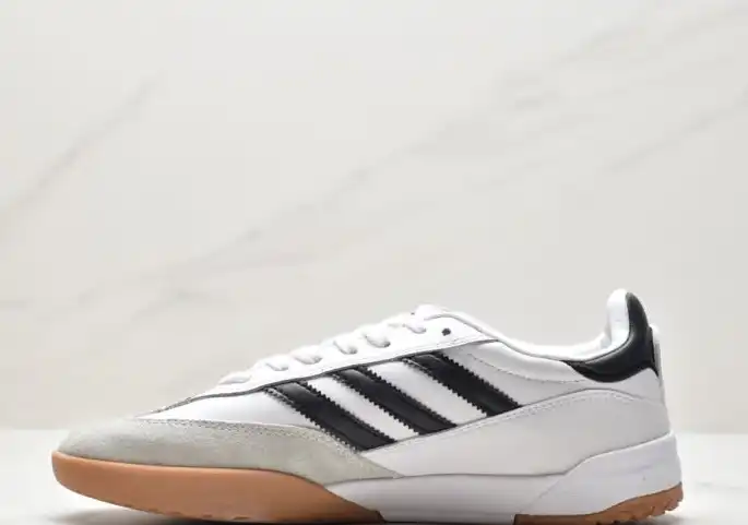 hype Adidas Sneakers