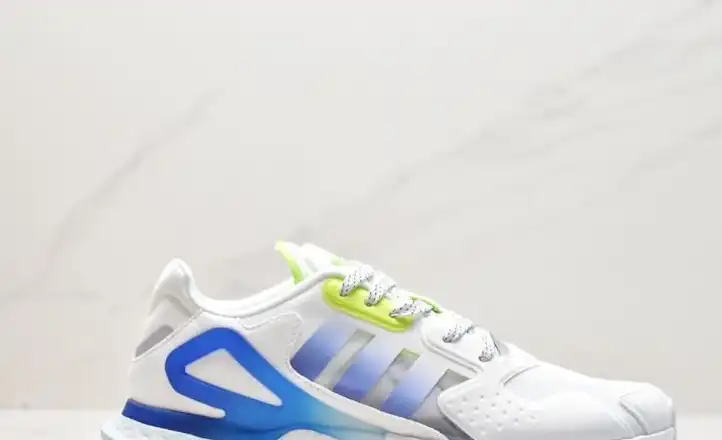 hype Adidas Sneakers