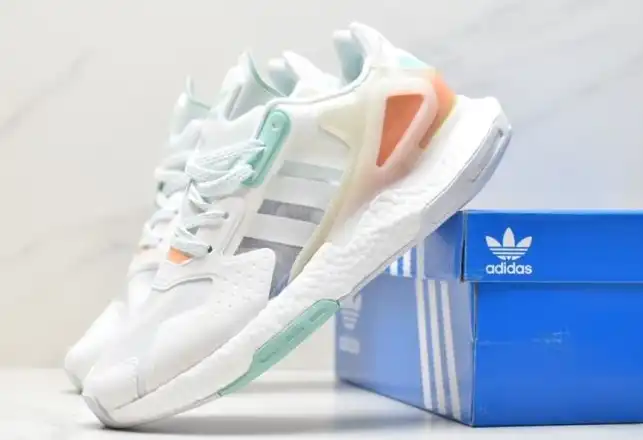 hype Adidas Sneakers