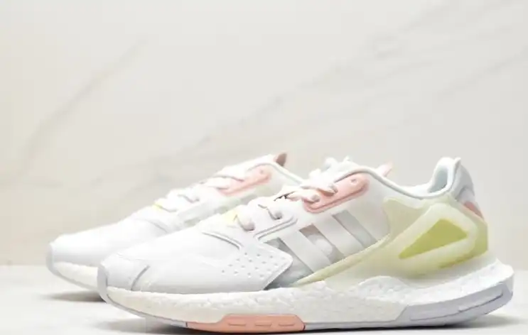 hype Adidas Sneakers