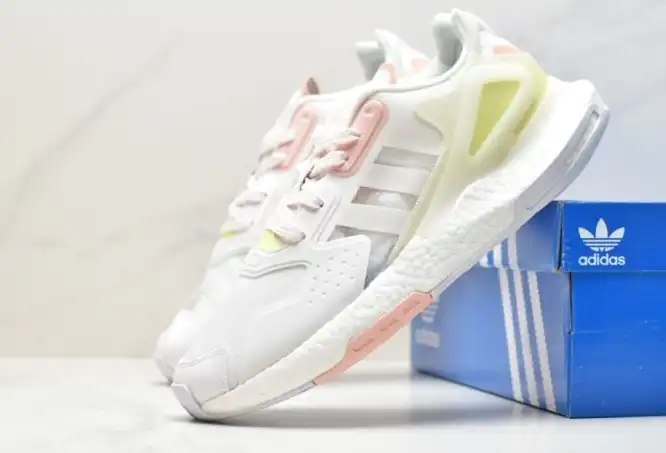 hype Adidas Sneakers