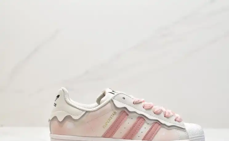 hype Adidas Sneakers