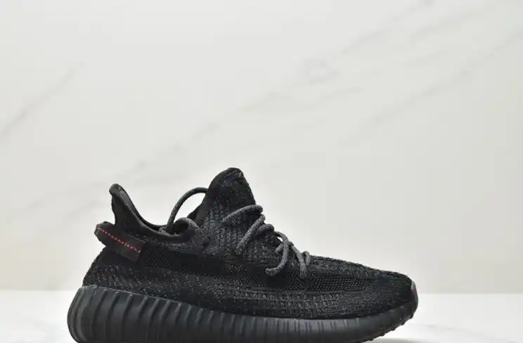 hype Adidas Yeezy Boost