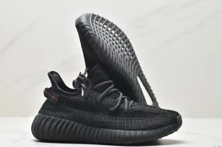 hype Adidas Yeezy Boost