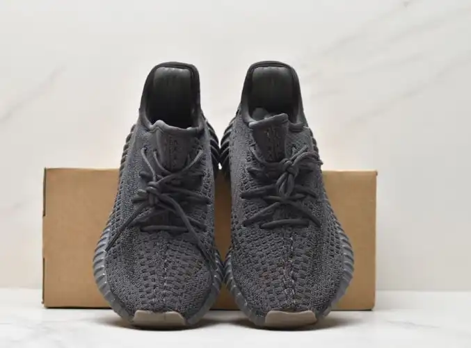 hype Adidas Yeezy Boost