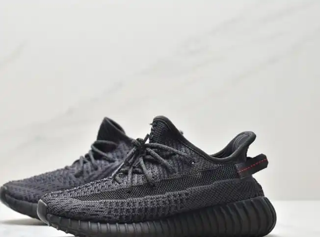 hype Adidas Yeezy Boost