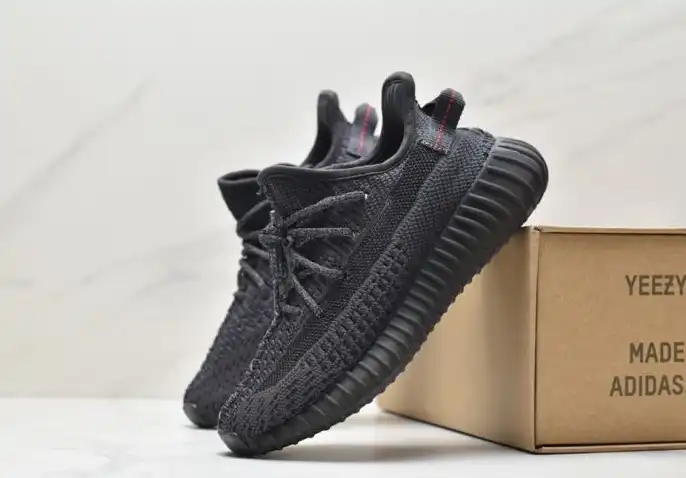 hype Adidas Yeezy Boost