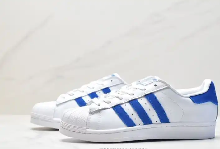 hype Adidas Sneakers