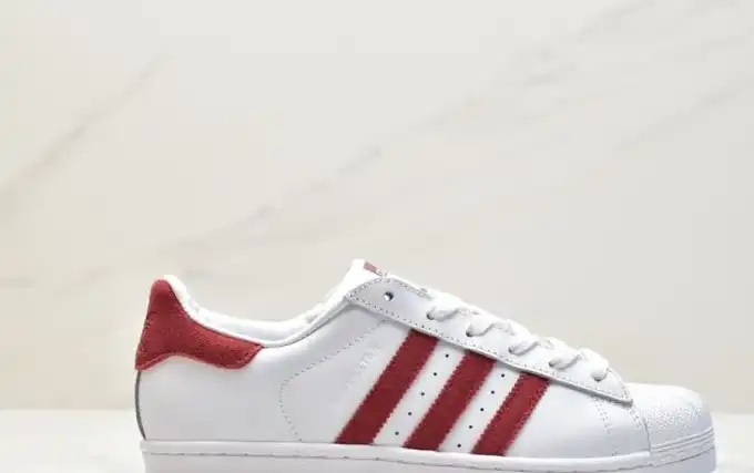 hype Adidas Sneakers