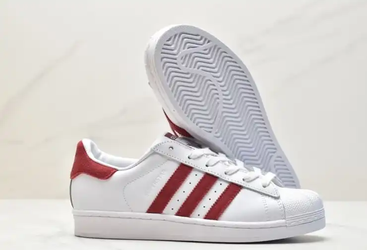 hype Adidas Sneakers